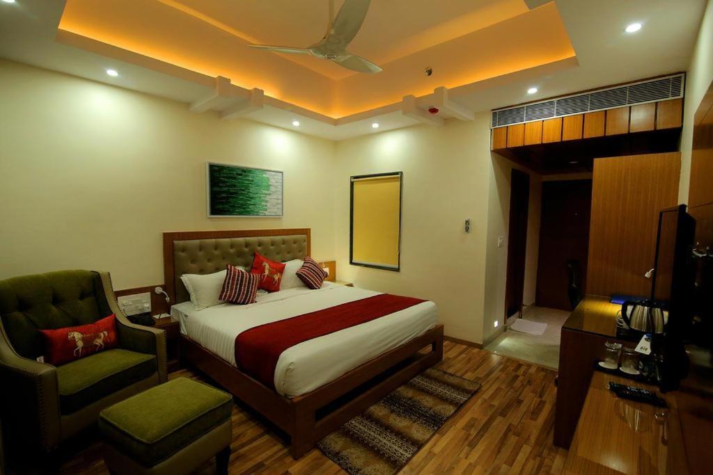 Hotel Hampi International Hospet Extérieur photo