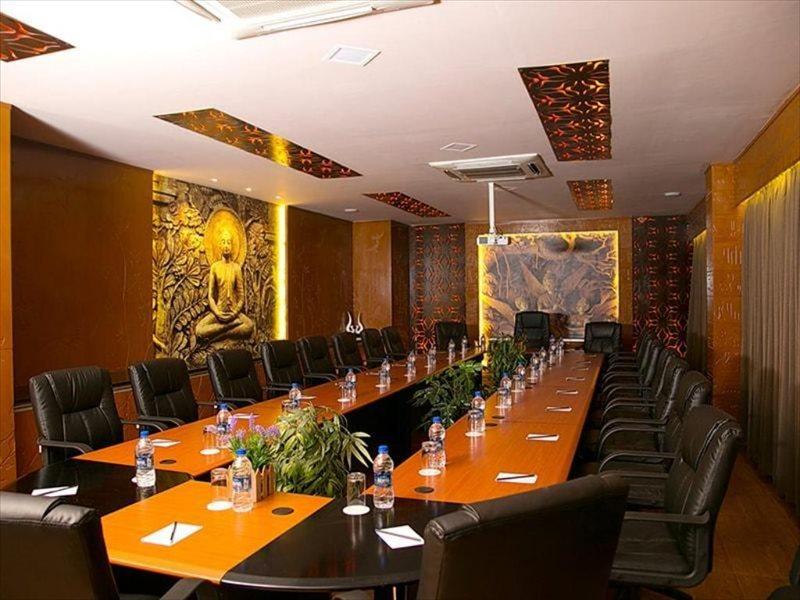 Hotel Hampi International Hospet Extérieur photo