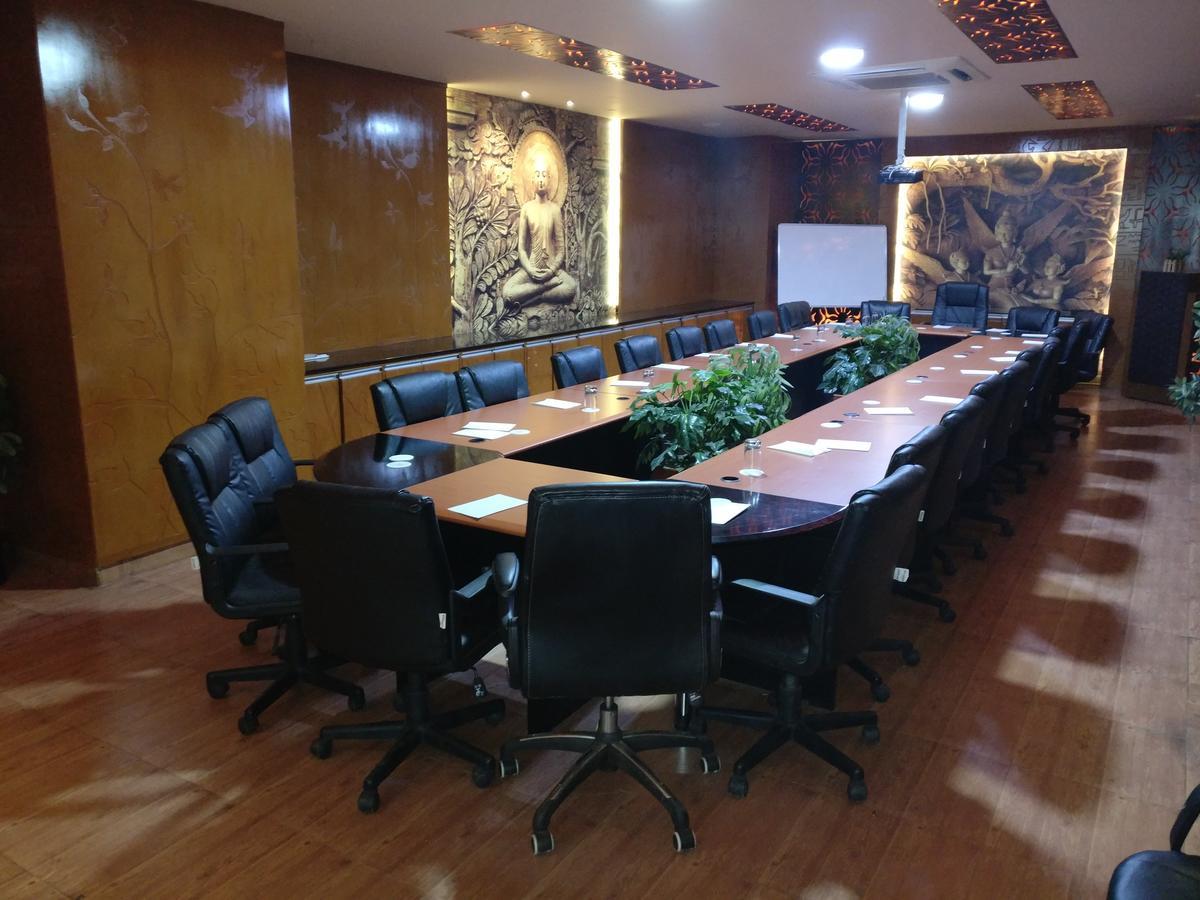Hotel Hampi International Hospet Extérieur photo