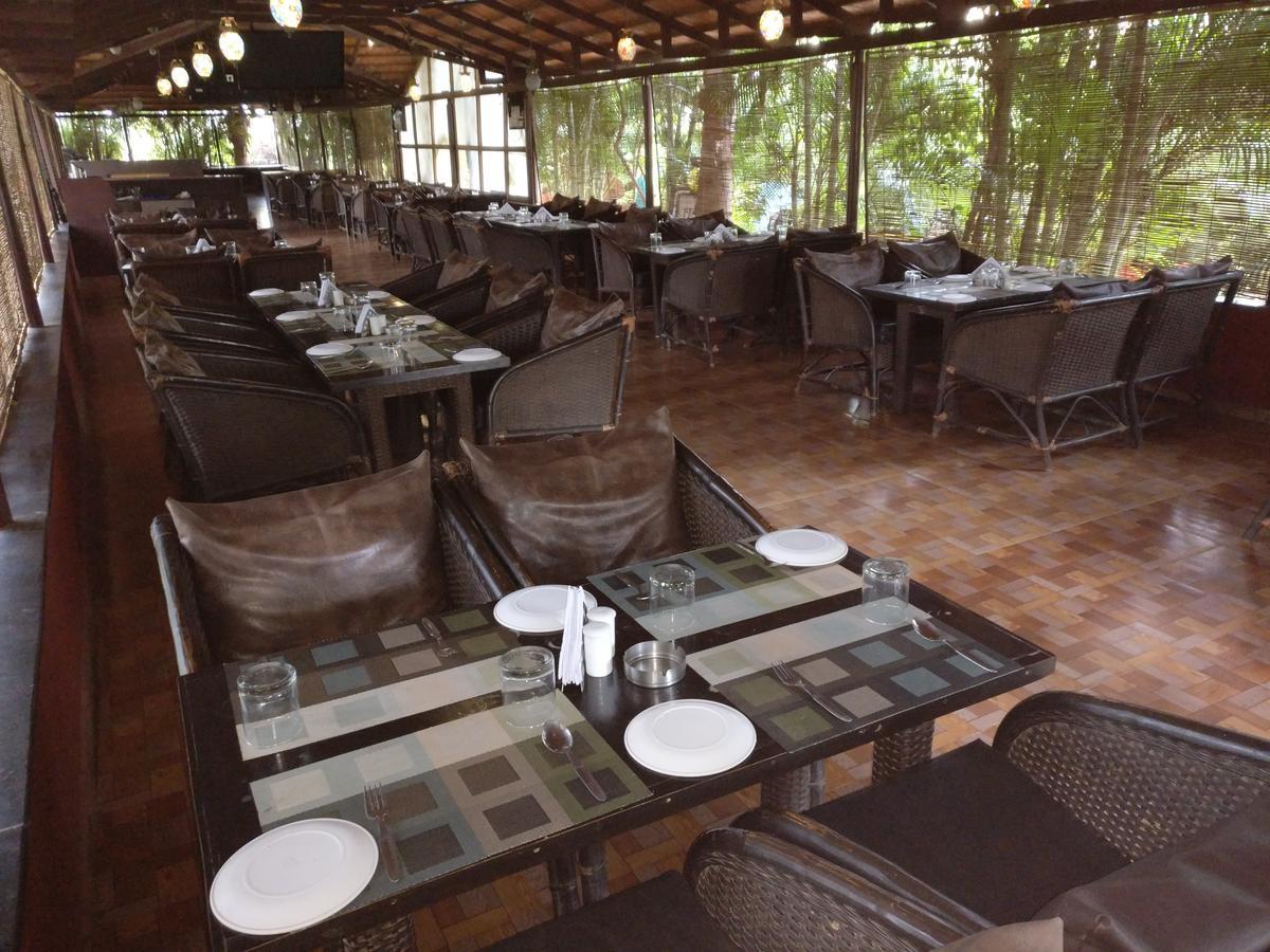Hotel Hampi International Hospet Extérieur photo