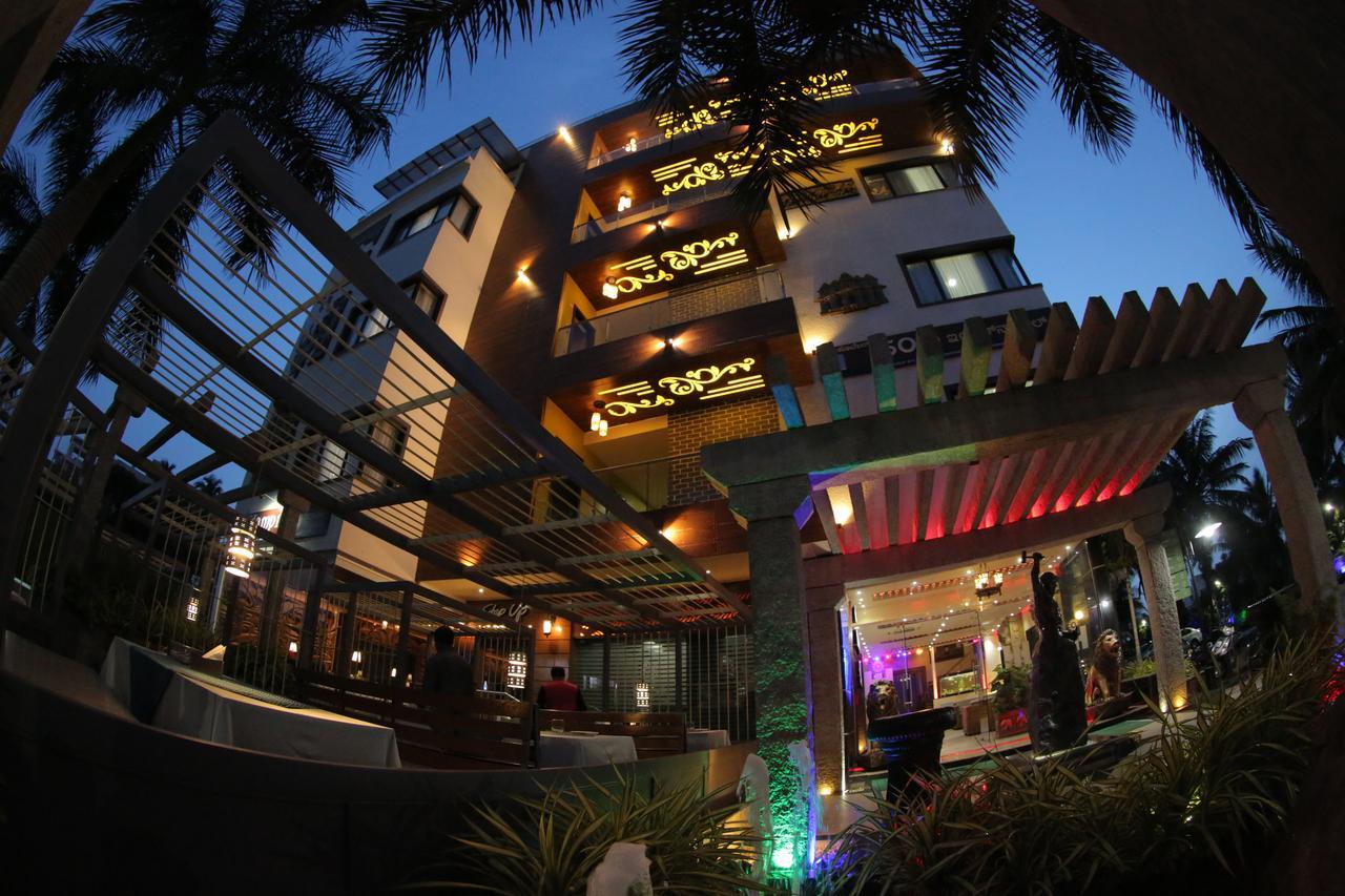 Hotel Hampi International Hospet Extérieur photo