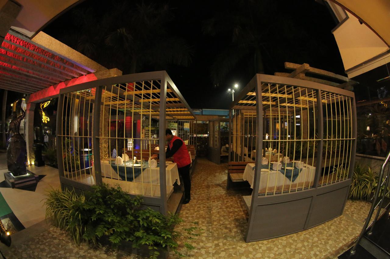 Hotel Hampi International Hospet Extérieur photo