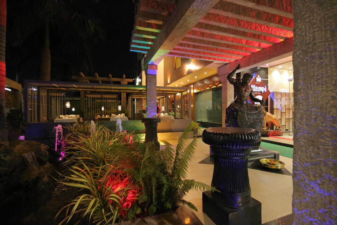 Hotel Hampi International Hospet Extérieur photo